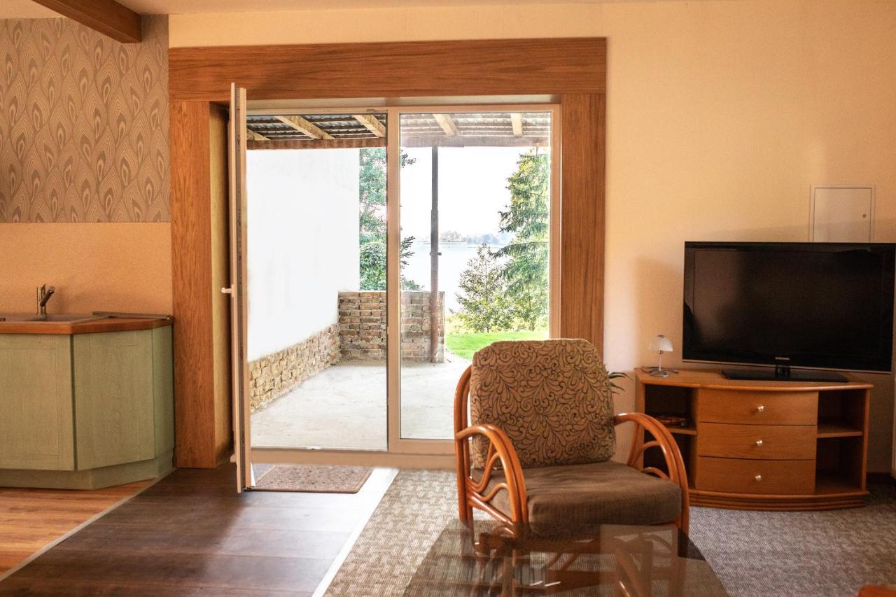 Ferienwohnung Direkt Am Potzlower See Buitenkant foto