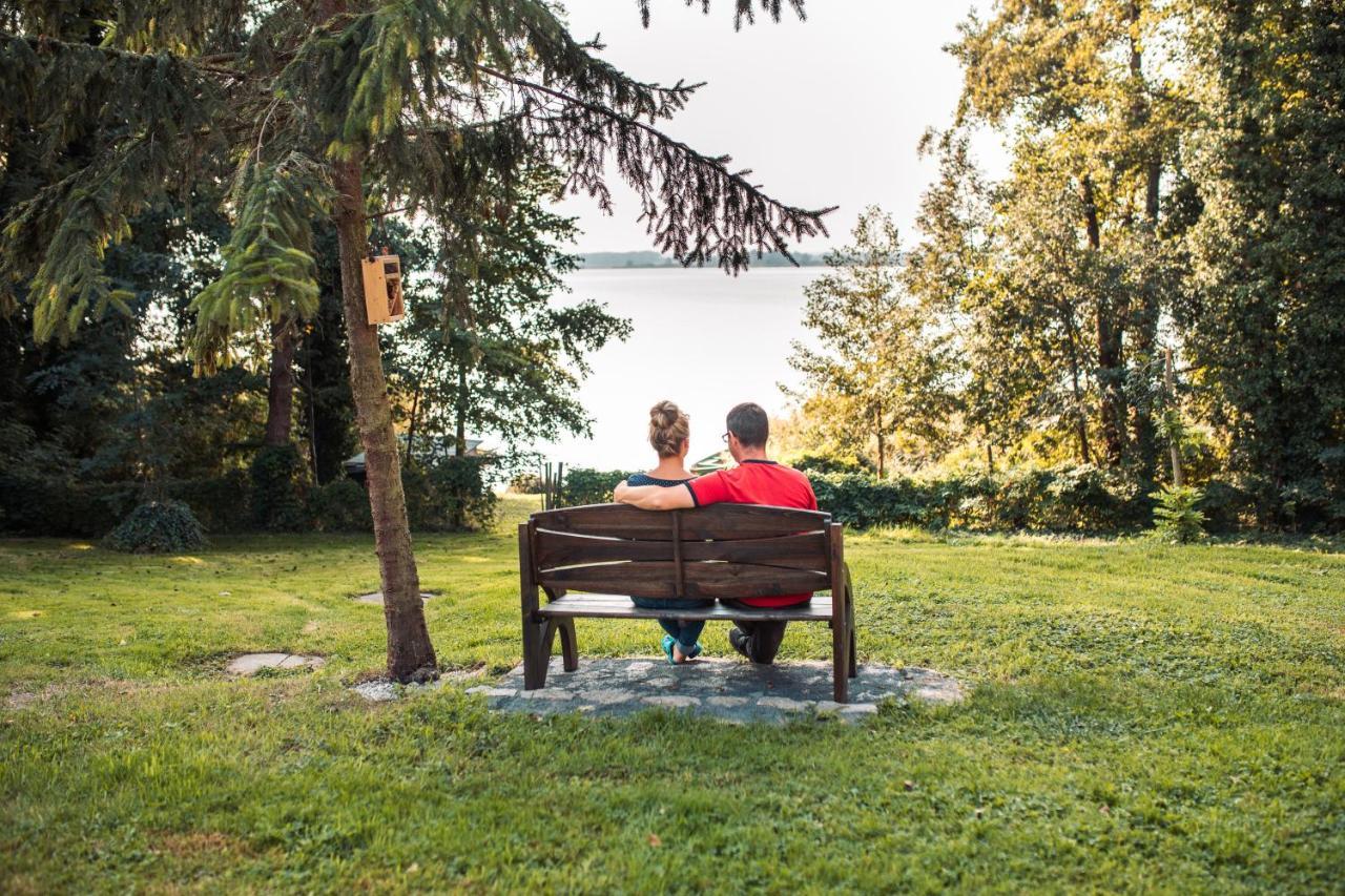 Ferienwohnung Direkt Am Potzlower See Buitenkant foto