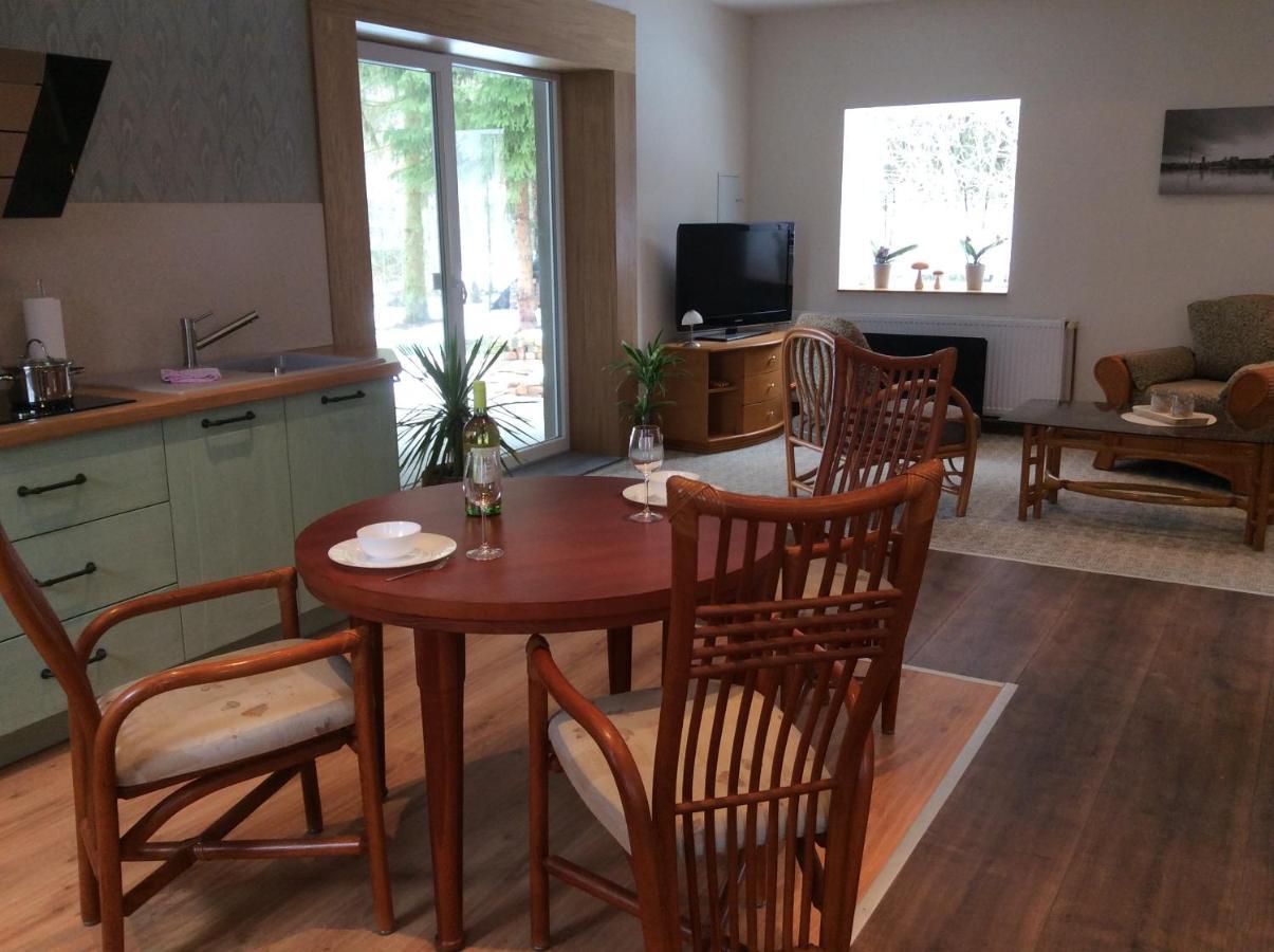 Ferienwohnung Direkt Am Potzlower See Buitenkant foto